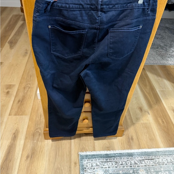 Gloria Vanderbilt Sadie Blue Jeans - Picture 2 of 5